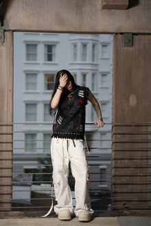 DISTRESSED BEAST KNITTED VEST 'BLACK'