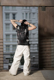 DISTRESSED BEAST KNITTED VEST 'BLACK'
