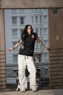 DISTRESSED BEAST KNITTED VEST 'BLACK'