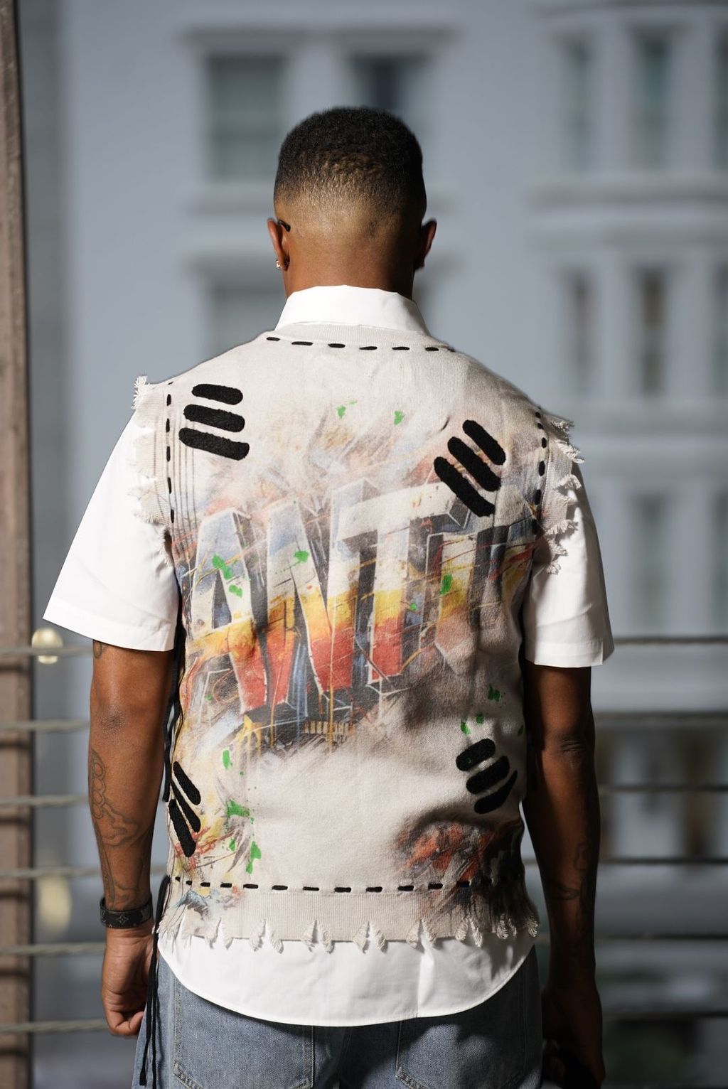 DISTRESSED BEAST KNITTED VEST 'GREY'